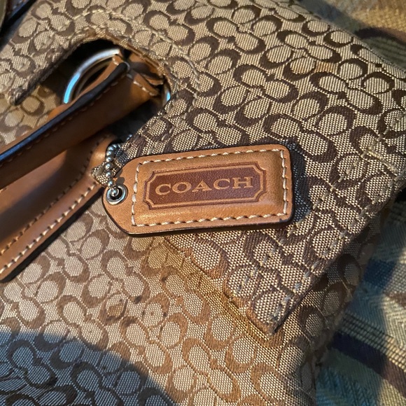 Coach purse - Picture 3 of 4